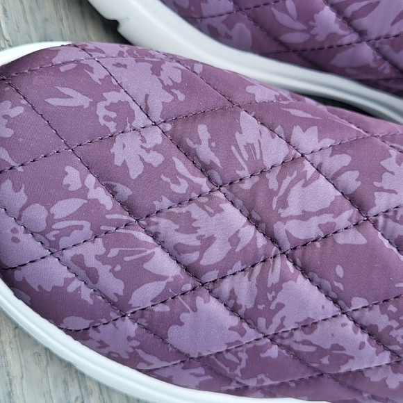 VB Cloud Purple Tonal Floral Convertible Slip On Sneaker - Picture 3 of 10